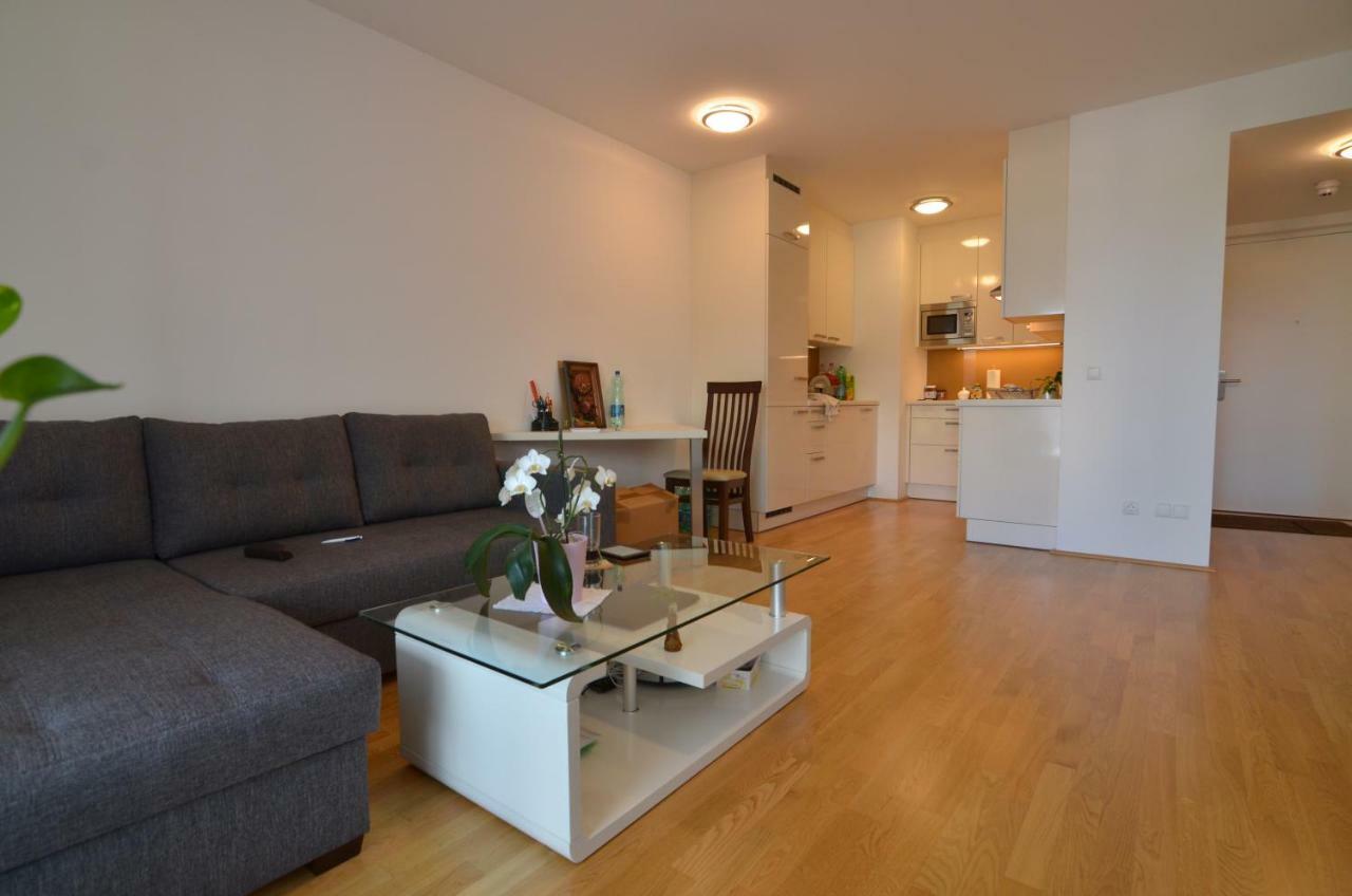 Apartment With Parking On Premise Vienna Esterno foto